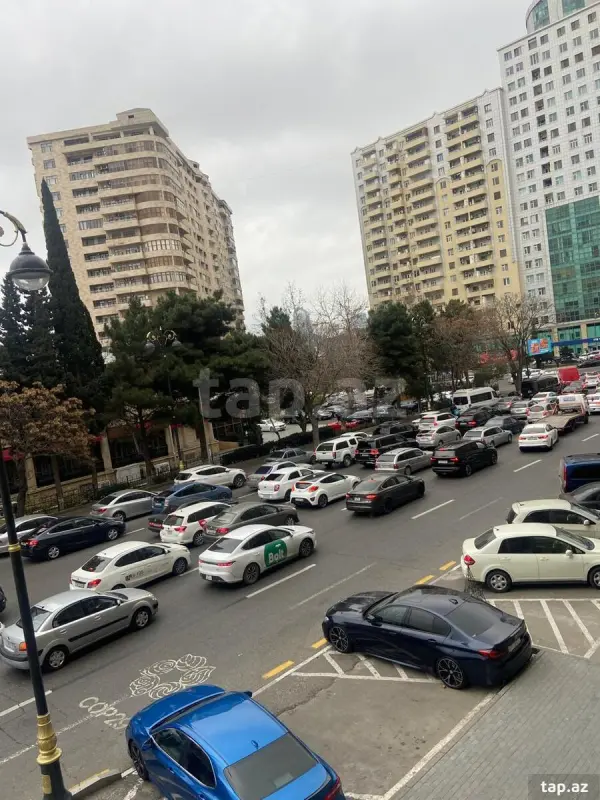 Kirayə verilir 5 otaqlı mənzil 120 m²