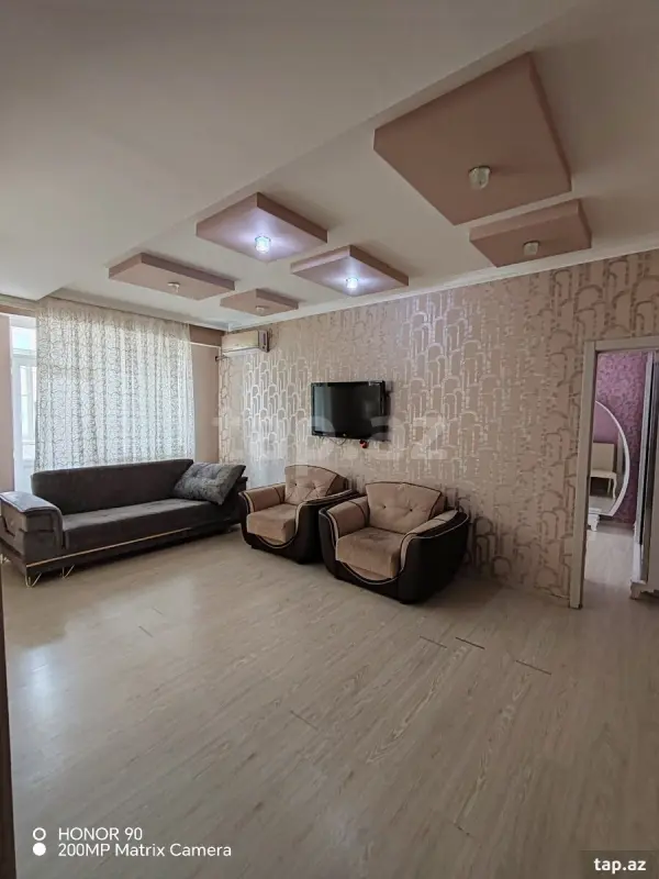 Kirayə verilir 2 otaqlı yeni tikili 70 m²