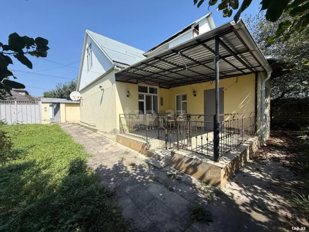 Satılır 3 otaqlı həyət evi 1000 m²
