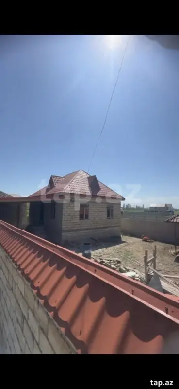 Satılır 4 otaqlı həyət evi 100 m²