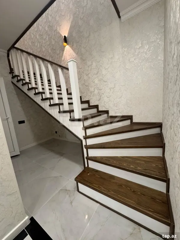 Satılır 5 otaqlı həyət evi 200 m²