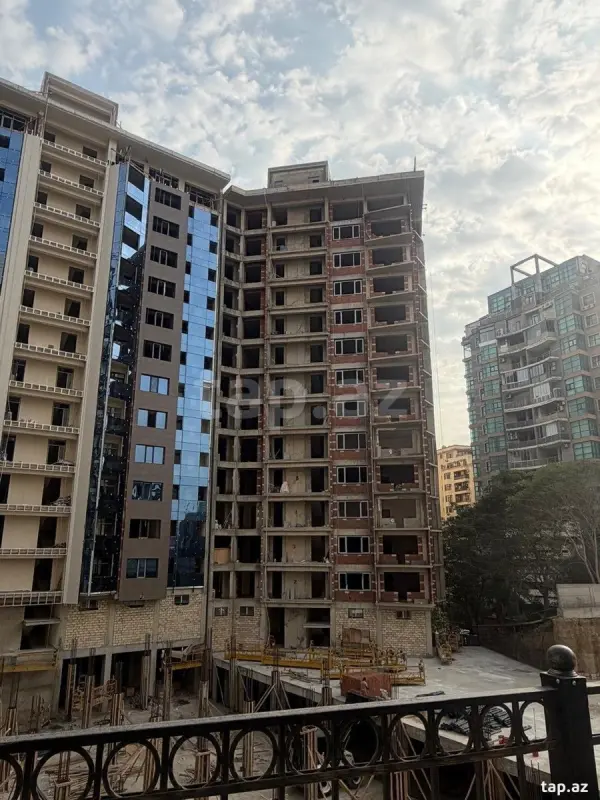 Satılır 1 otaqlı yeni tikili 72 m²