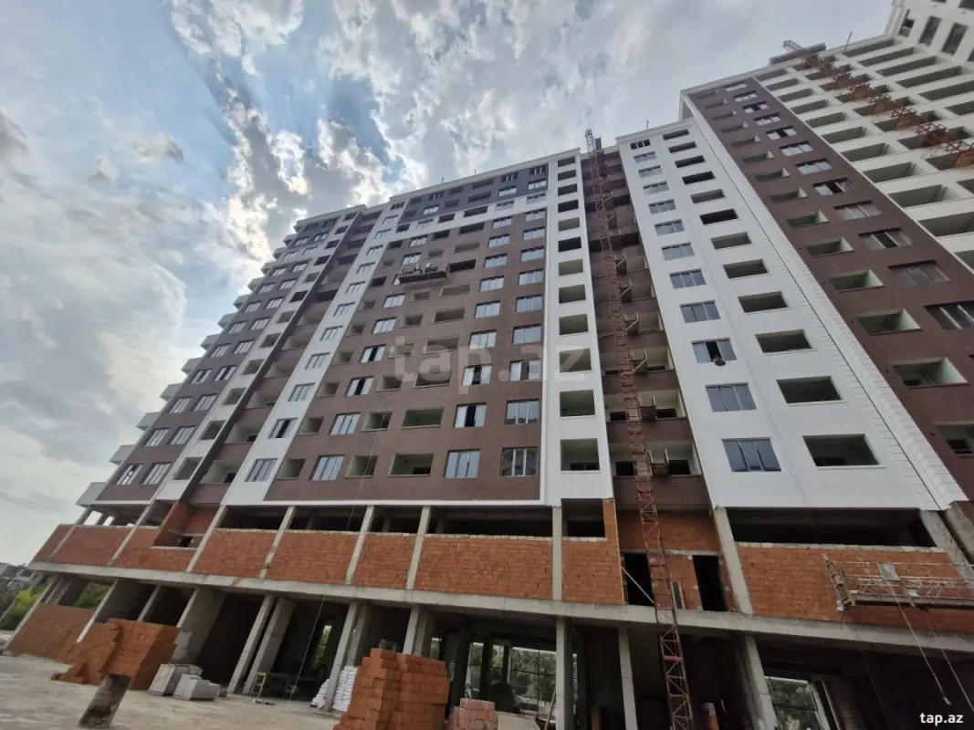 Satılır 4 otaqlı yeni tikili 110 m²