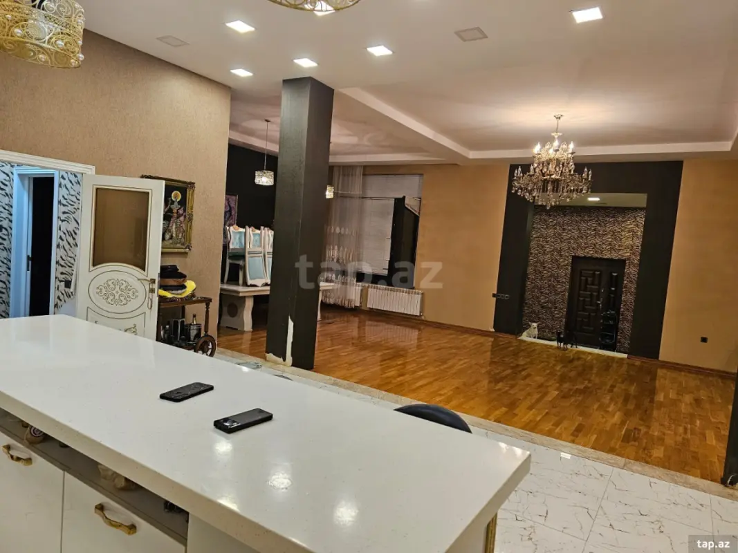 Satılır 5 otaqlı həyət evi 350 m²