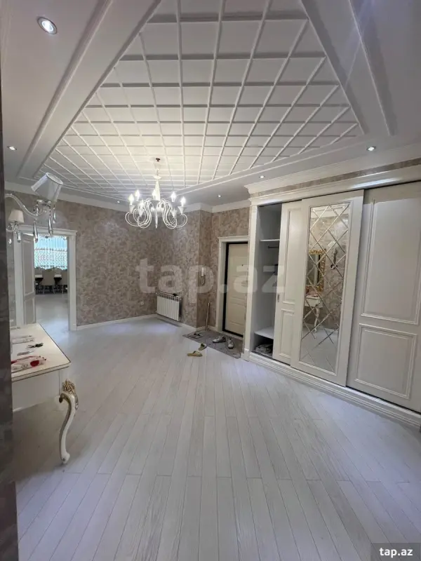 Satılır 4 otaqlı yeni tikili 139 m²