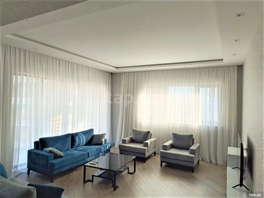 Kirayə verilir 3 otaqlı yeni tikili 160 m²