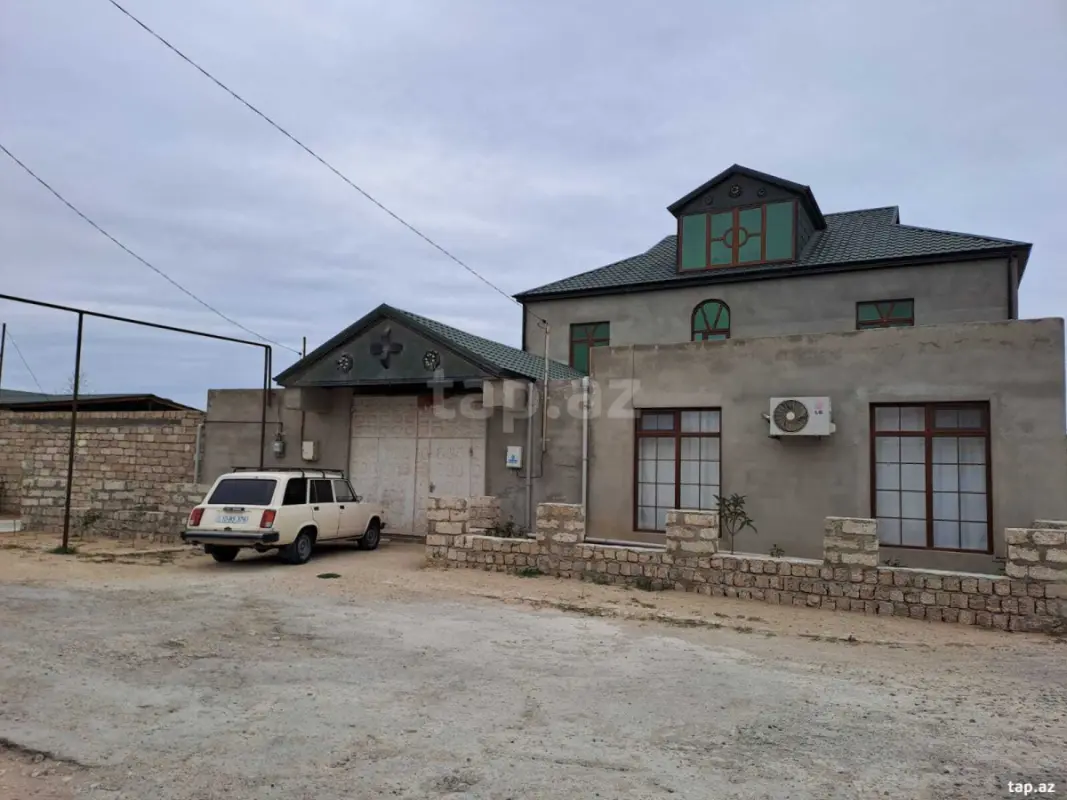 Satılır 5 otaqlı həyət evi 100 m²