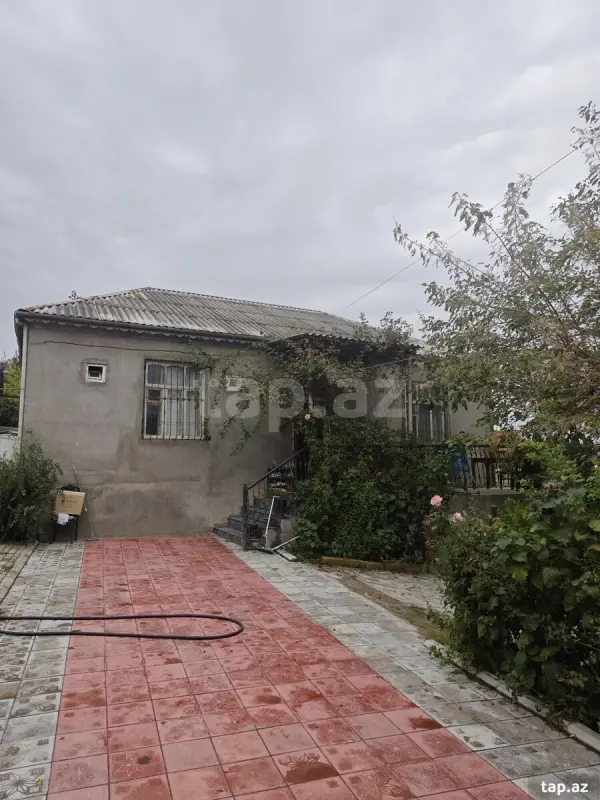 Satılır 3 otaqlı həyət evi 100 m²