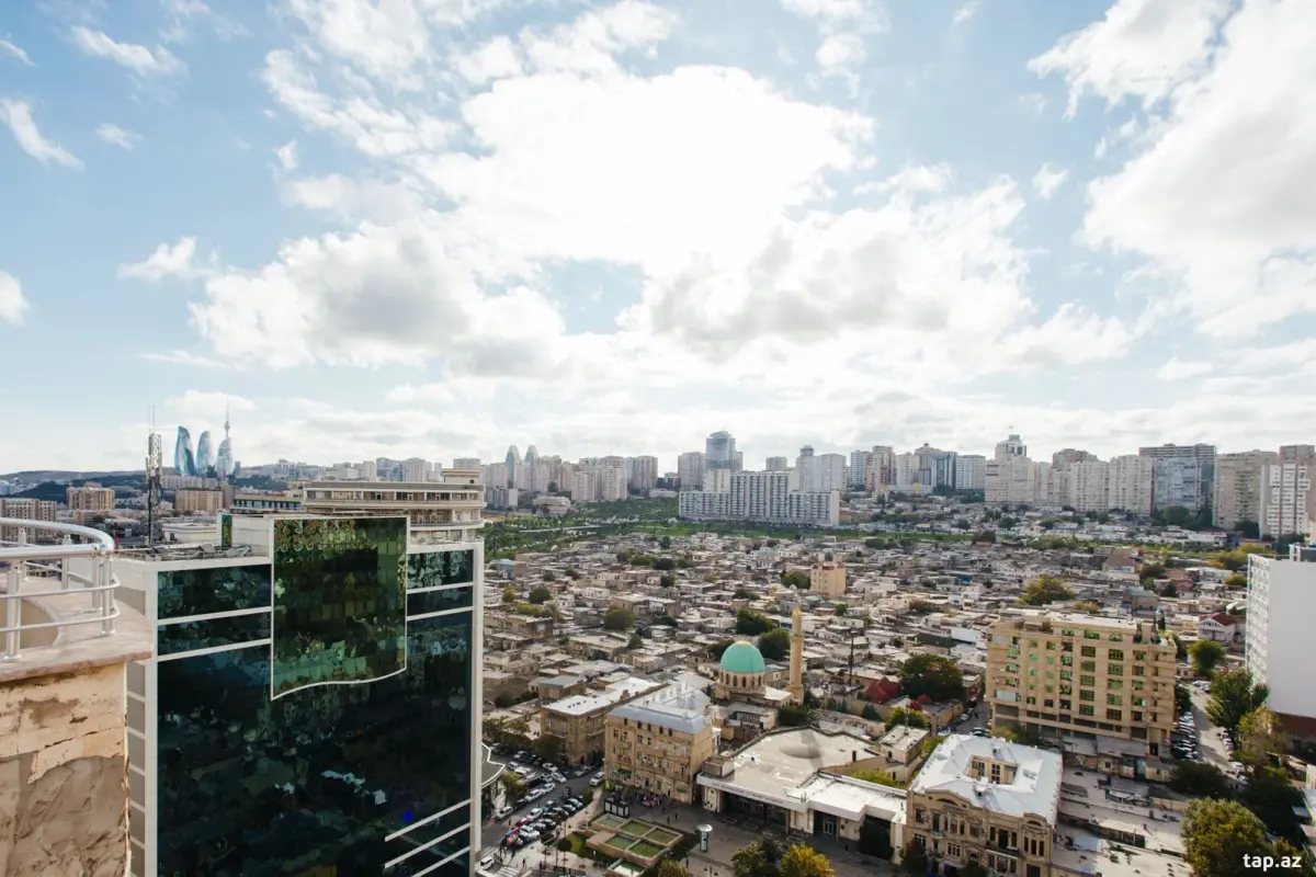 Kirayə verilir 3 otaqlı yeni tikili 167 m²