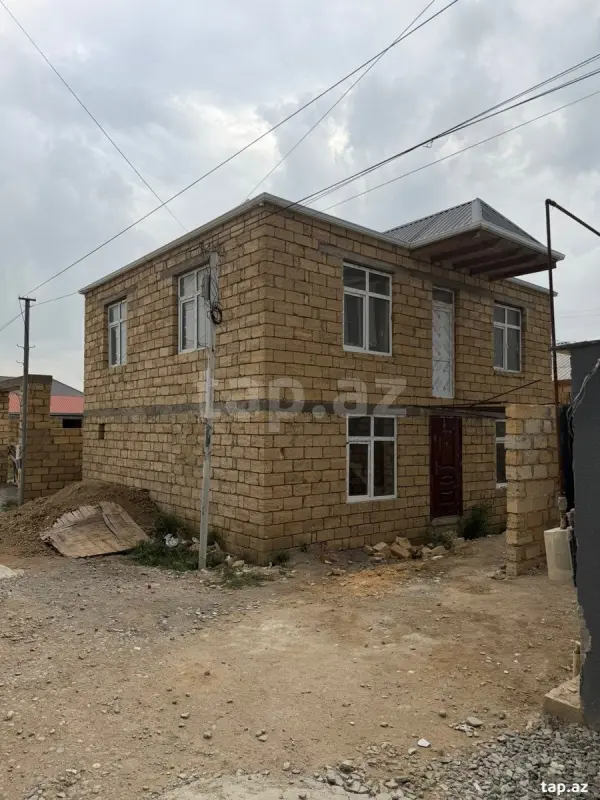 Satılır 5 otaqlı həyət evi 150 m²