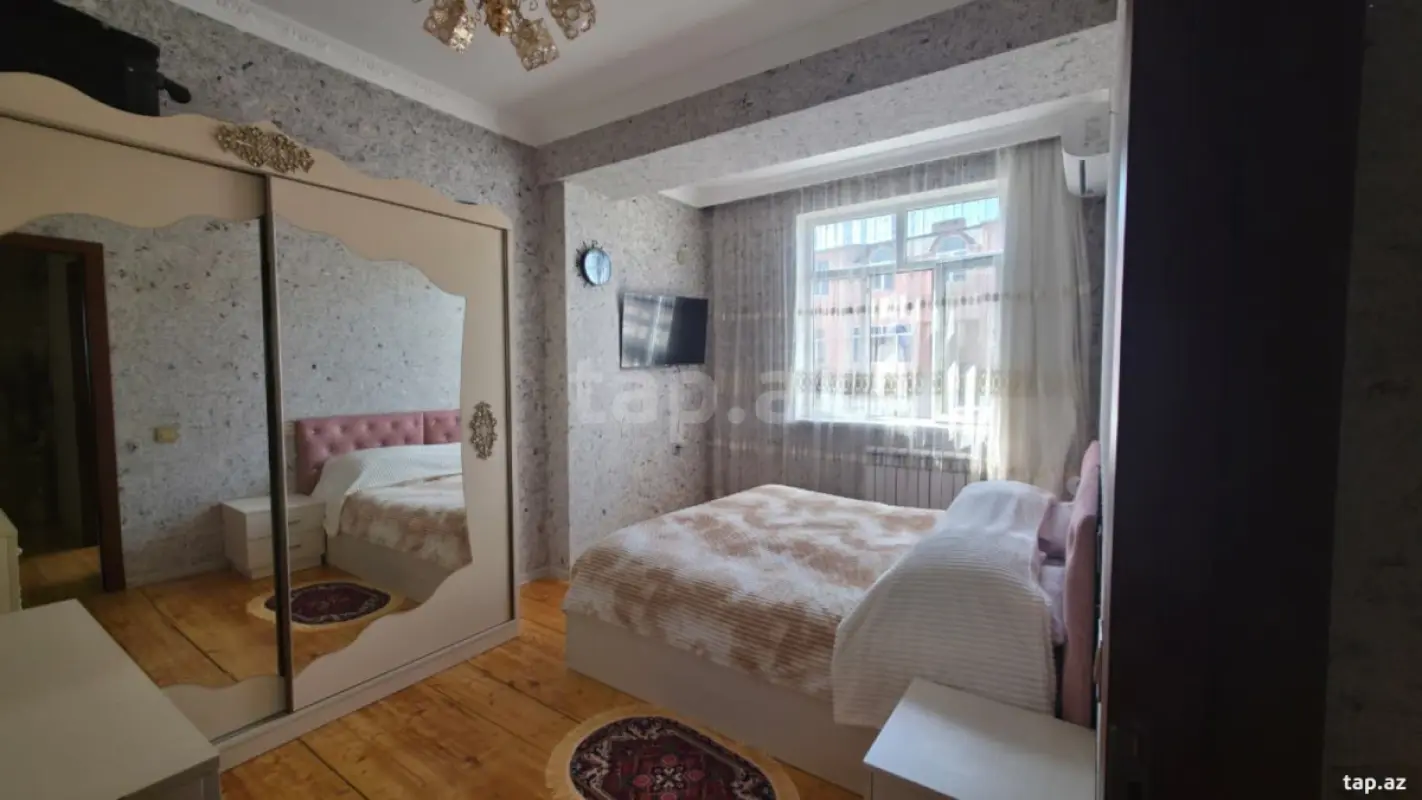 Satılır 3 otaqlı yeni tikili 80 m²