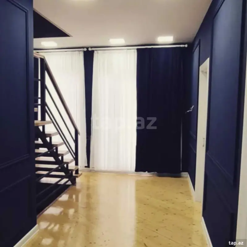 Satılır 10 otaqlı həyət evi 500 m²