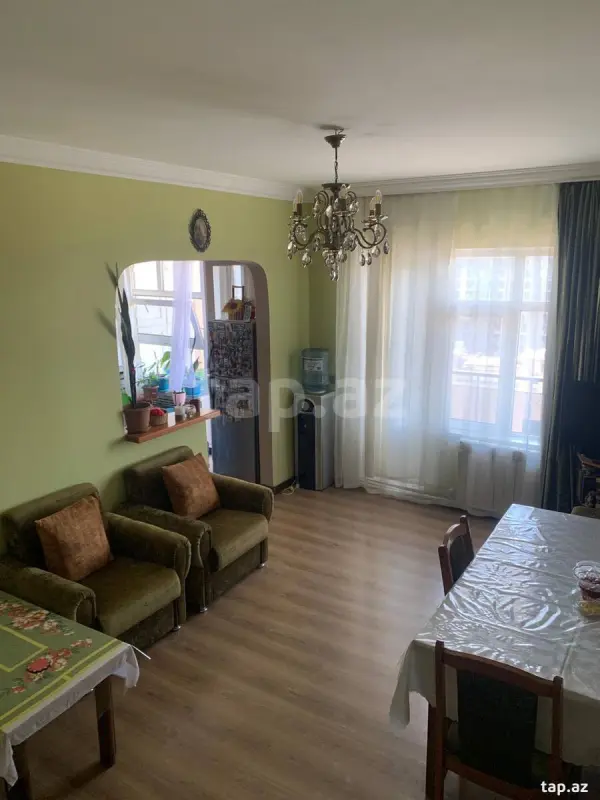 Satılır 5 otaqlı mənzil 120 m²