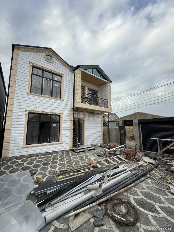 Satılır 4 otaqlı həyət evi 160 m²