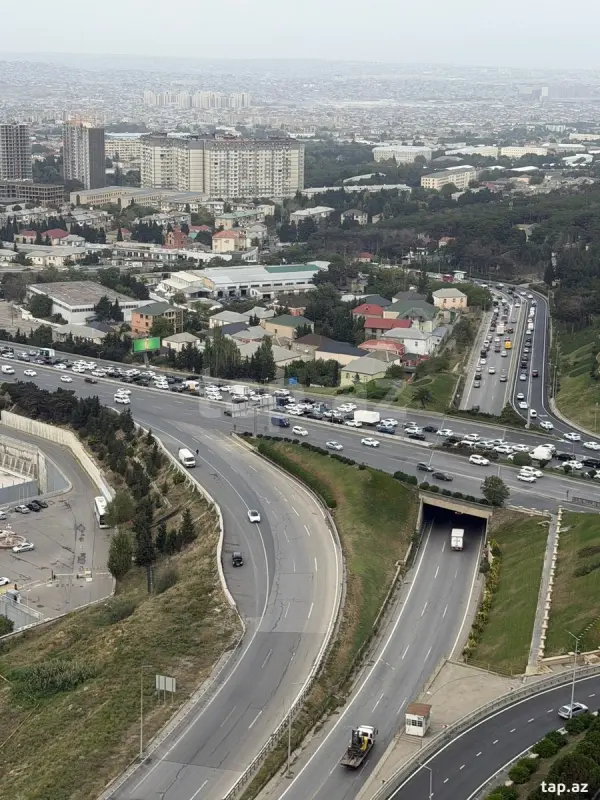 Kirayə verilir 4 otaqlı yeni tikili 145 m²