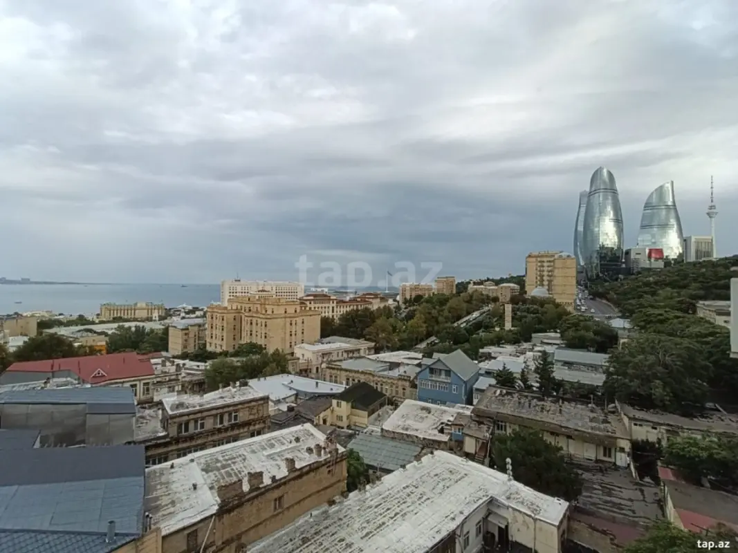 Kirayə verilir 3 otaqlı yeni tikili 167 m²