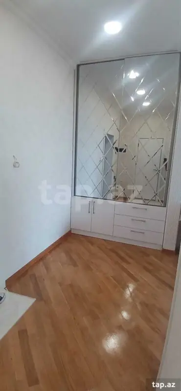 Kirayə verilir 2 otaqlı yeni tikili 65 m²