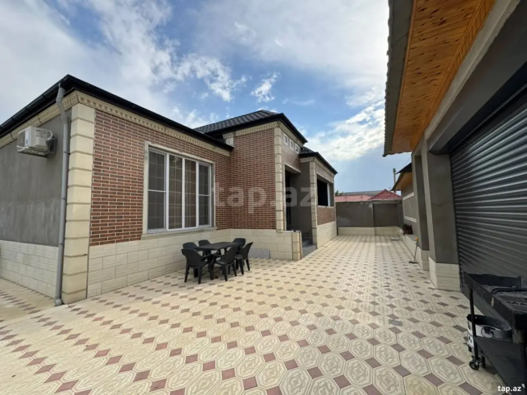 Satılır 4 otaqlı həyət evi 150 m²