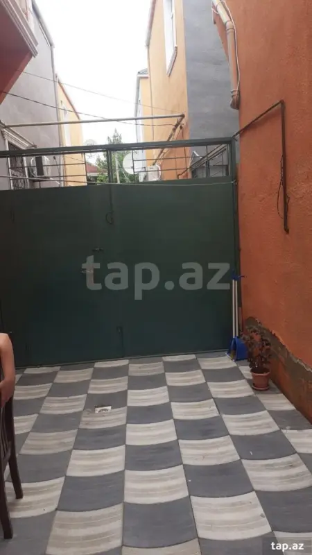 Satılır 4 otaqlı həyət evi 100 m²