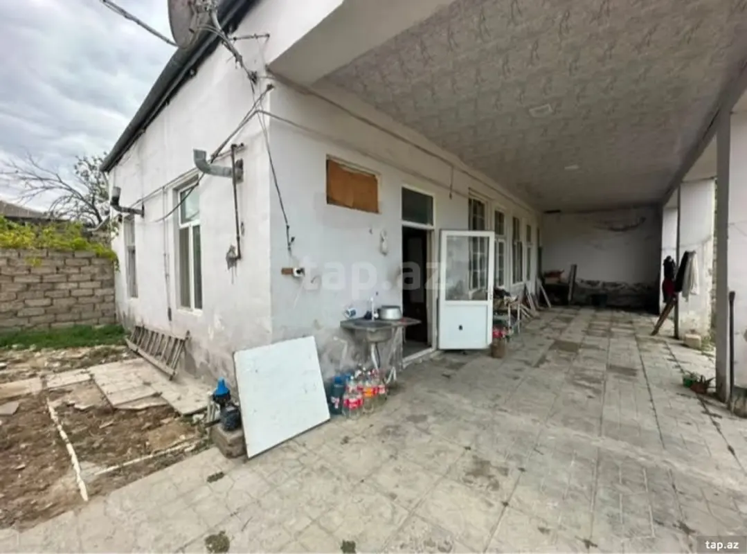Satılır 3 otaqlı həyət evi 100 m²