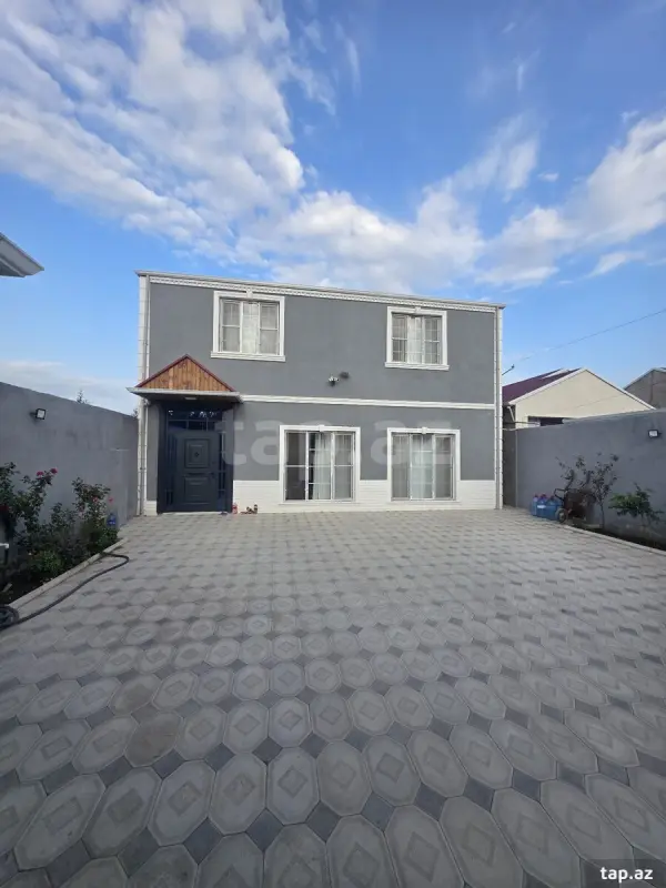 Satılır 4 otaqlı həyət evi 185 m²