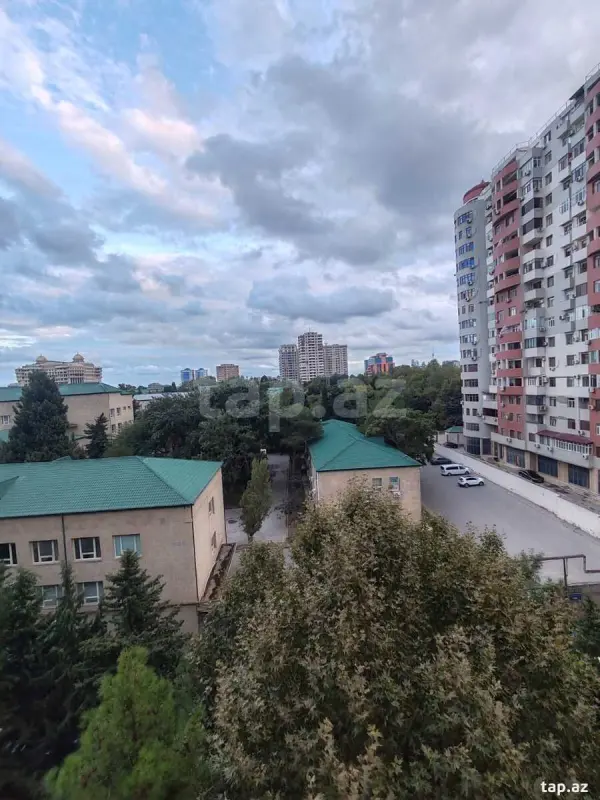 Kirayə verilir 3 otaqlı yeni tikili 130 m²