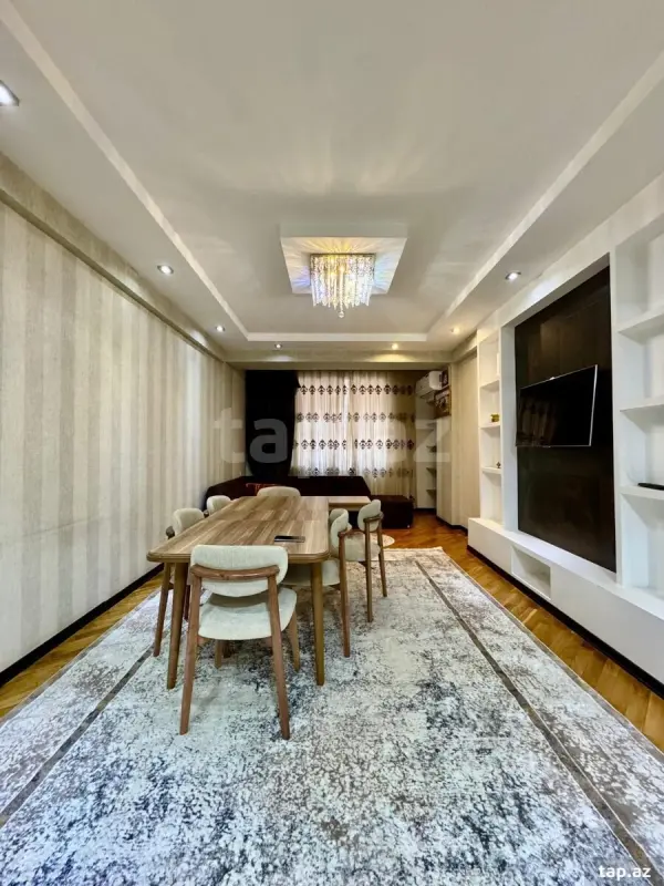 Kirayə verilir 3 otaqlı yeni tikili 120 m²