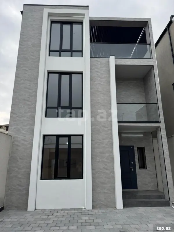 Satılır 6 otaqlı həyət evi 252 m²