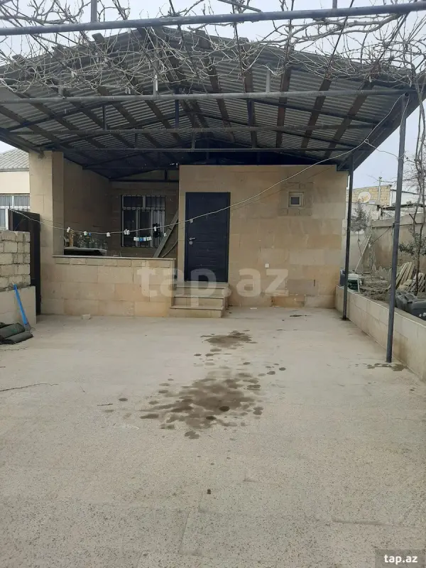 Satılır 4 otaqlı həyət evi 130 m²