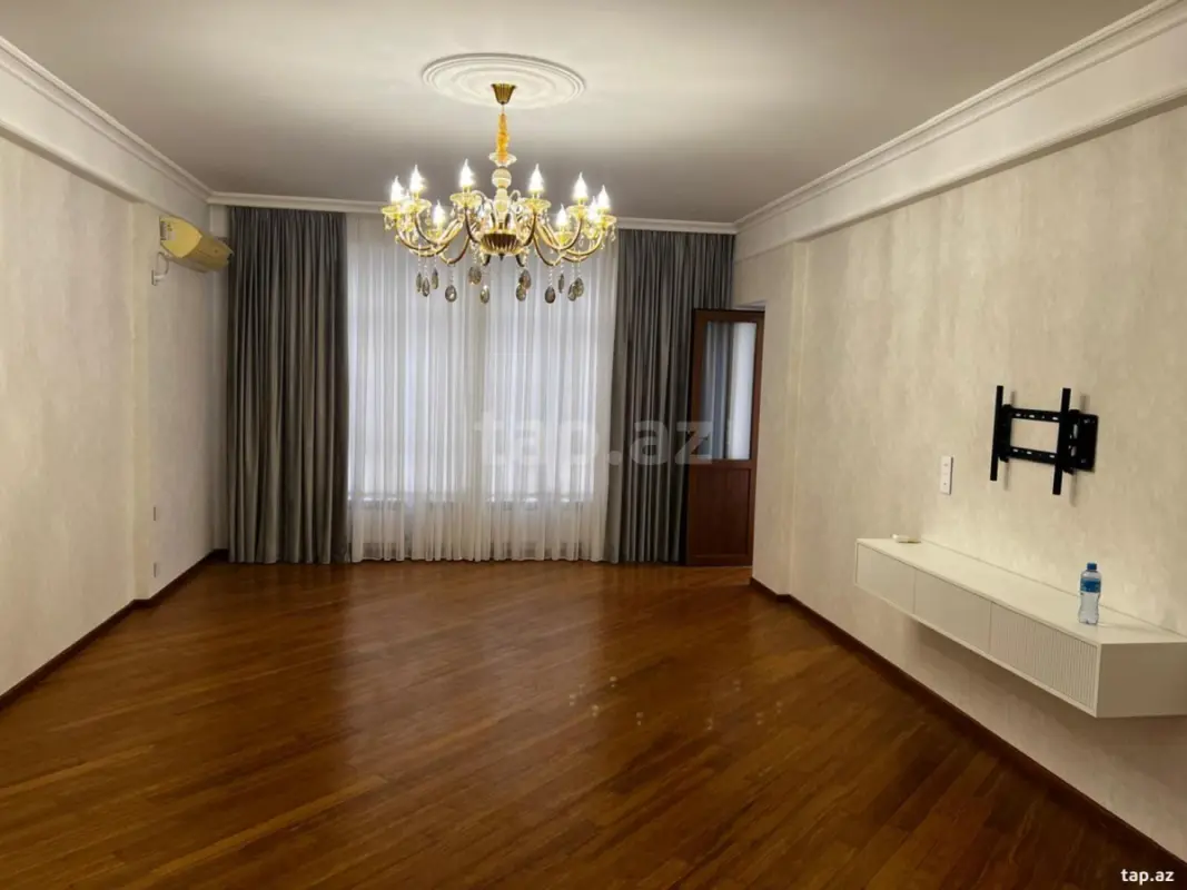 Kirayə verilir 3 otaqlı yeni tikili 95 m²