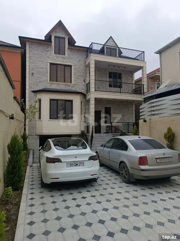 Satılır 6 otaqlı həyət evi 359 m²