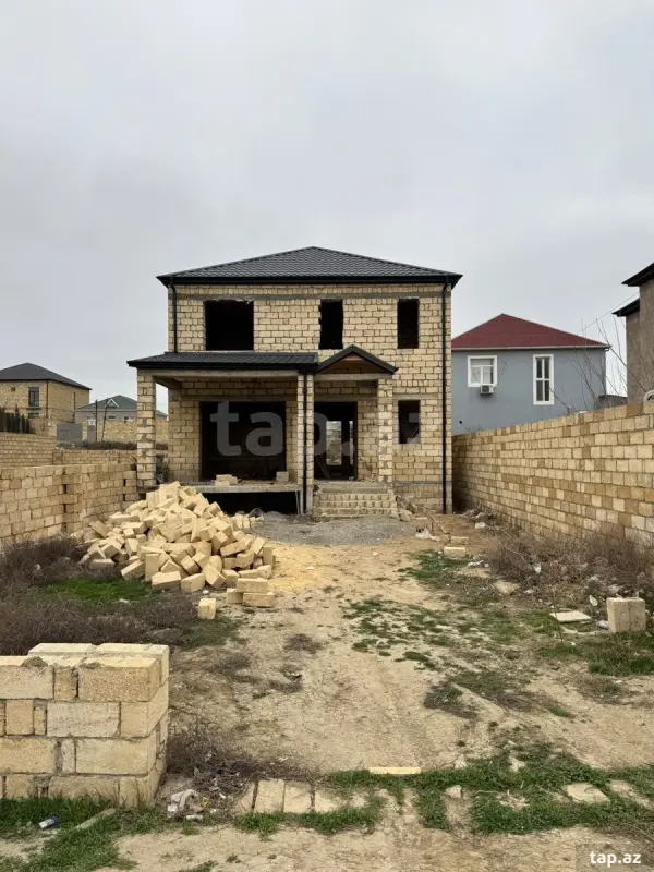 Satılır 4 otaqlı həyət evi 180 m²