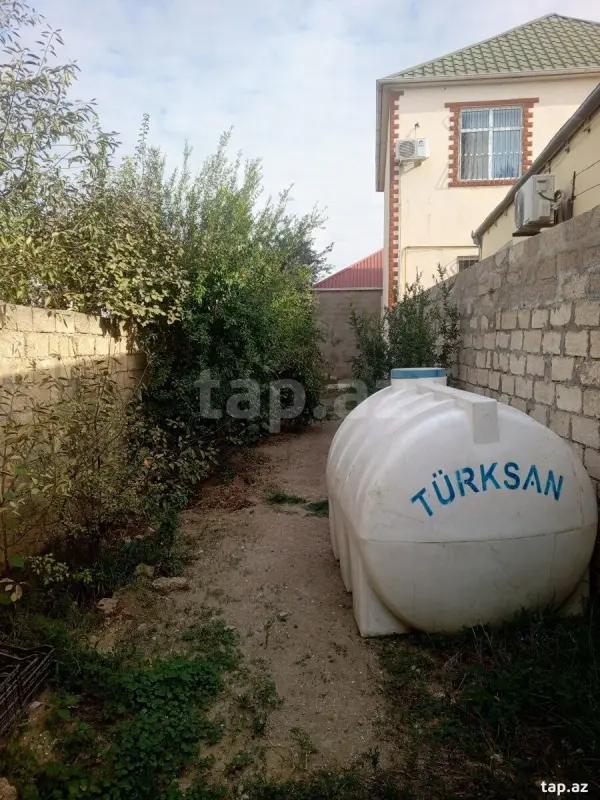 Satılır 5 otaqlı həyət evi 220 m²