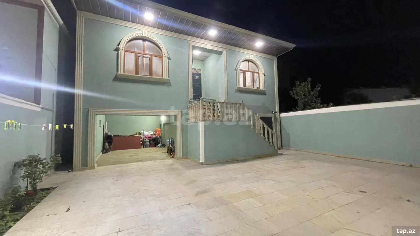 Satılır 5 otaqlı həyət evi 220 m²