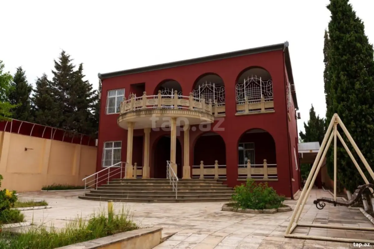 Satılır 6 otaqlı həyət evi 328 m²