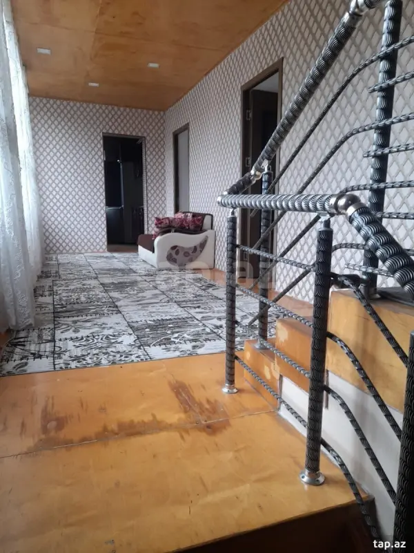 Satılır 5 otaqlı həyət evi 250 m²