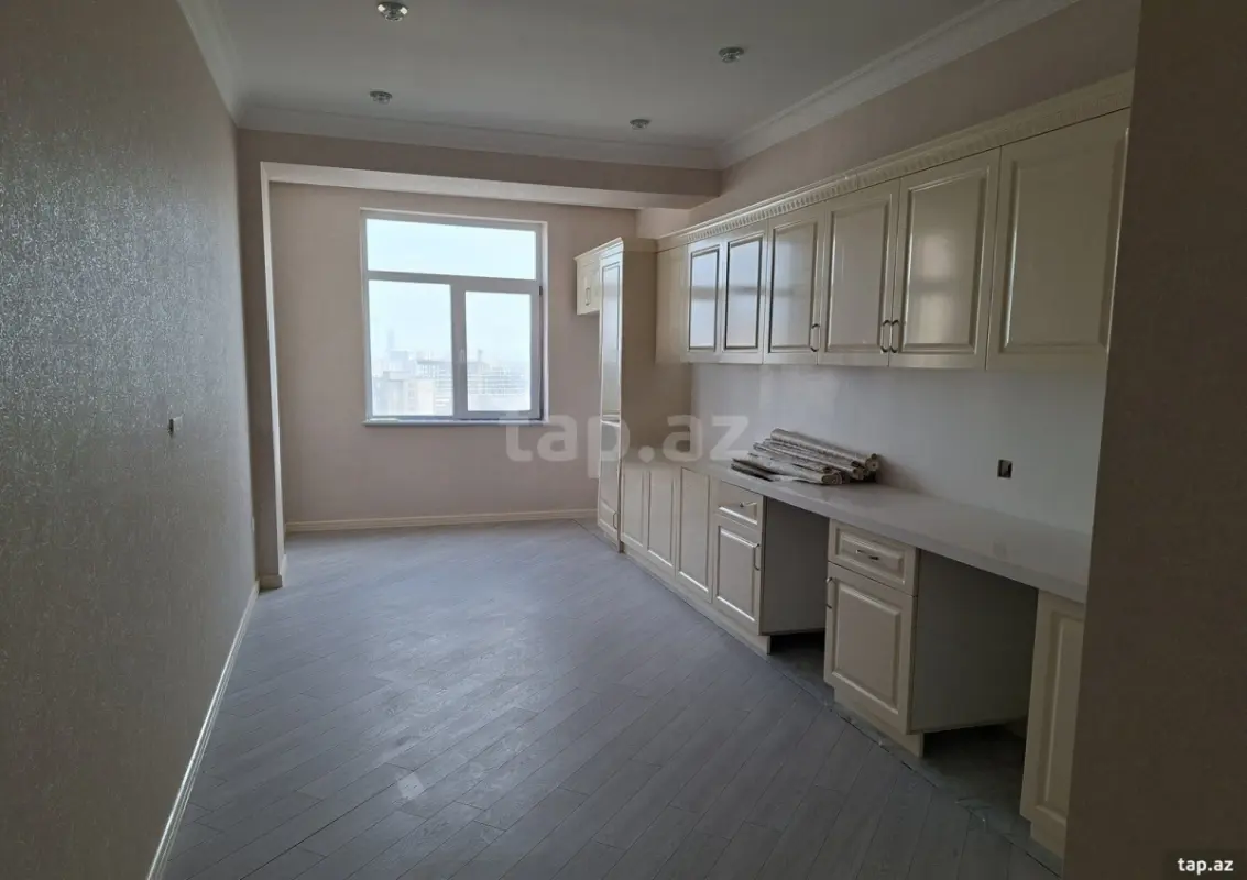 Satılır 3 otaqlı yeni tikili 146 m²
