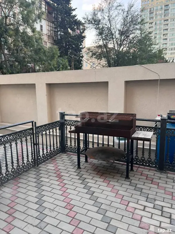 Kirayə verilir 4 otaqlı yeni tikili 180 m²