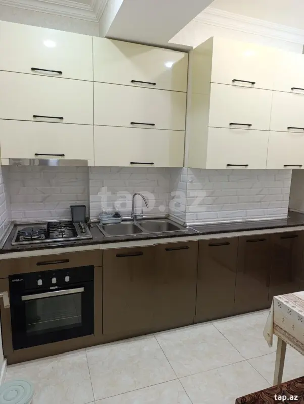 Kirayə verilir 3 otaqlı yeni tikili 70 m²