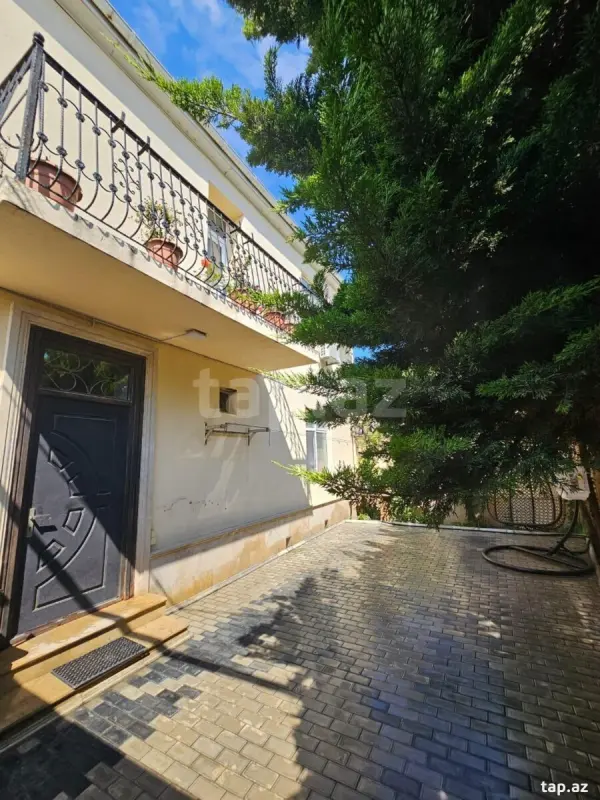 Satılır 5 otaqlı həyət evi 200 m²