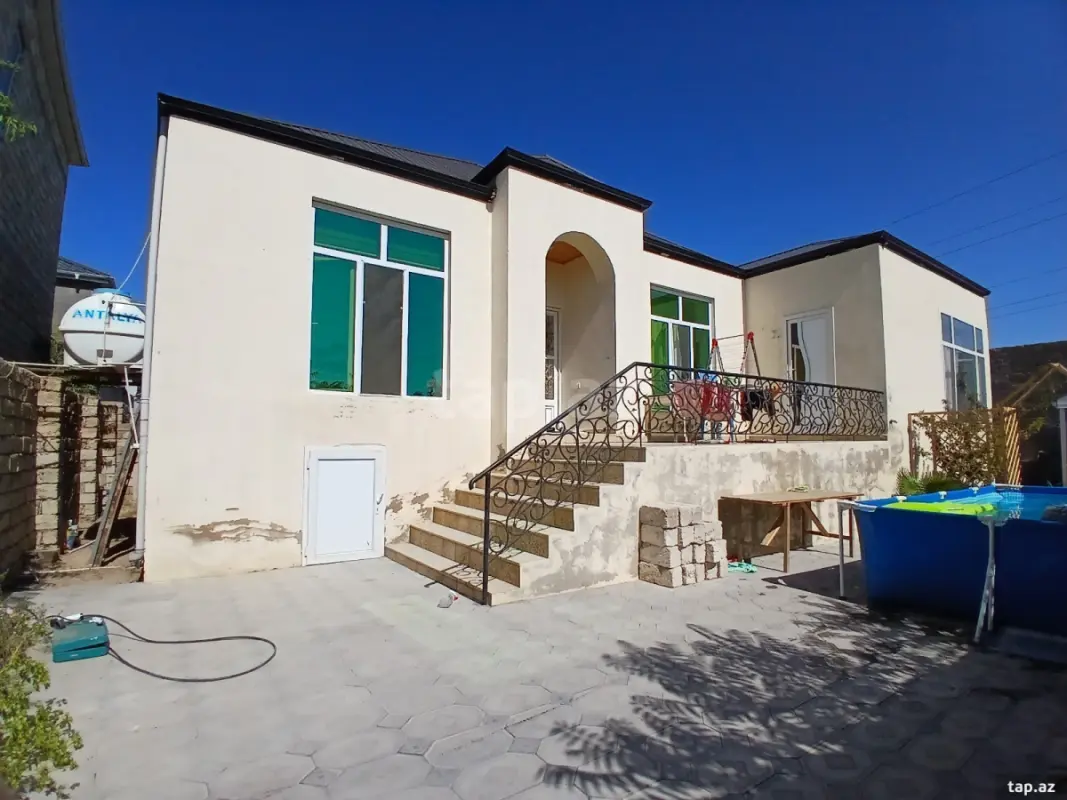 Satılır 4 otaqlı həyət evi 145 m²