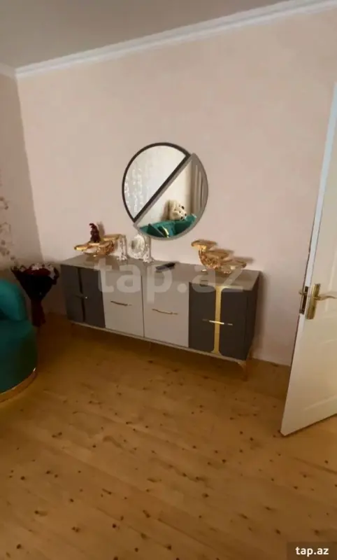 Satılır 4 otaqlı həyət evi 240 m²