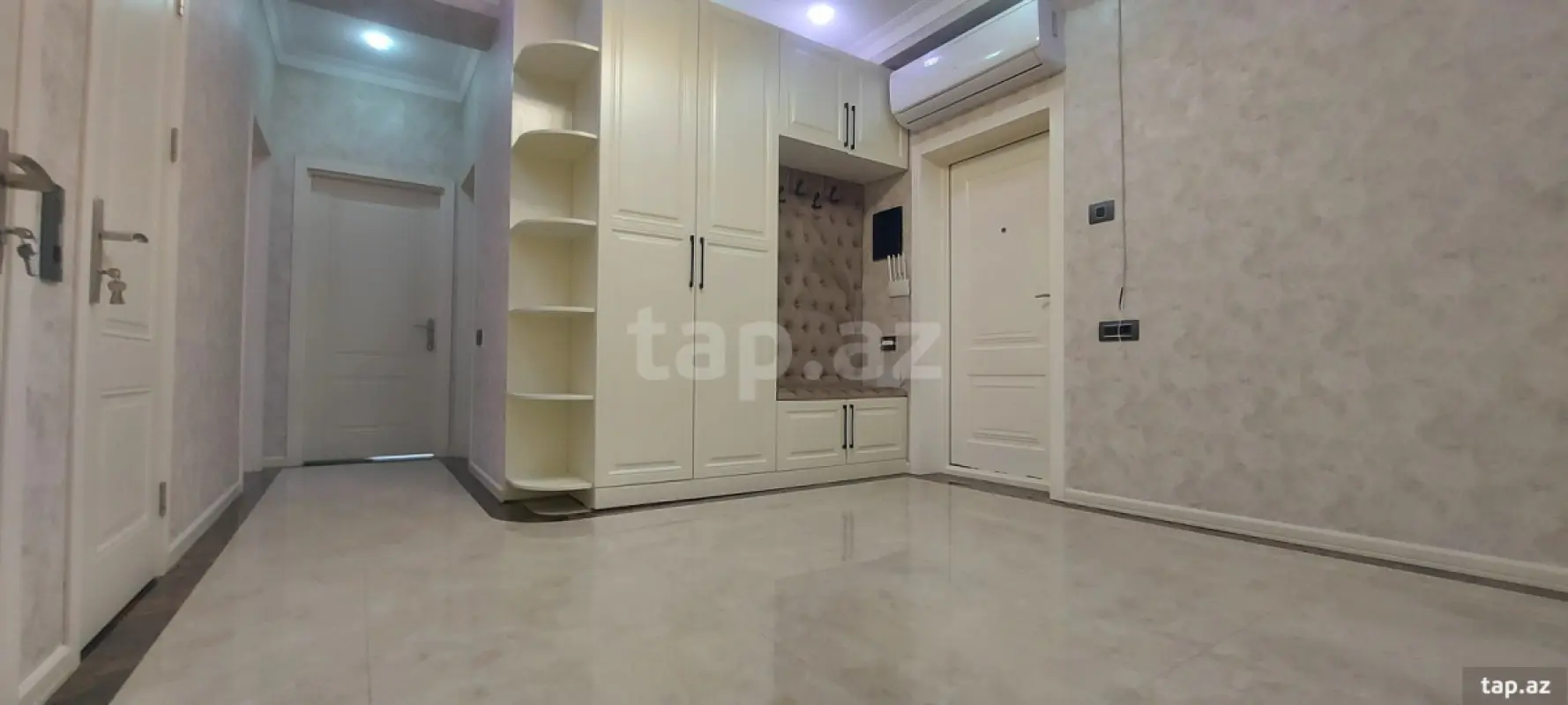Kirayə verilir 3 otaqlı yeni tikili 130 m²