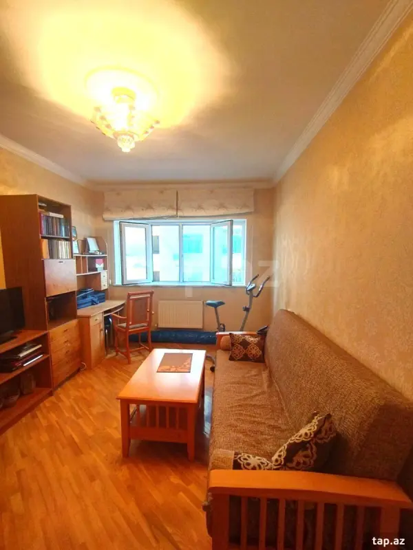 Satılır 4 otaqlı mənzil 110 m²