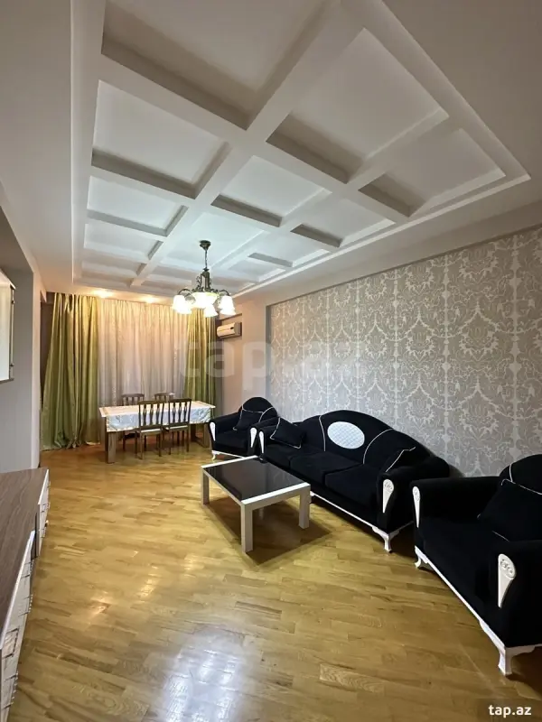 Satılır 3 otaqlı mənzil 130 m²