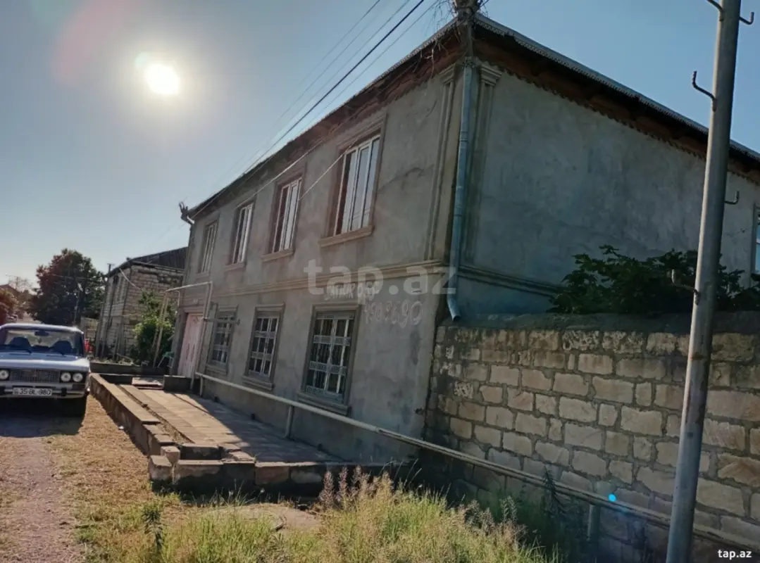 Kirayə verilir 8 otaqlı həyət evi 400 m²