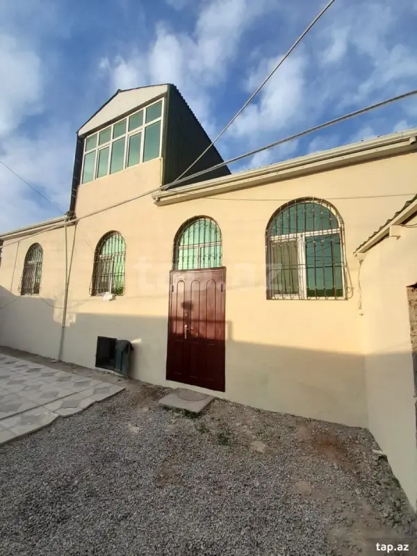 Satılır 4 otaqlı həyət evi 2 m²