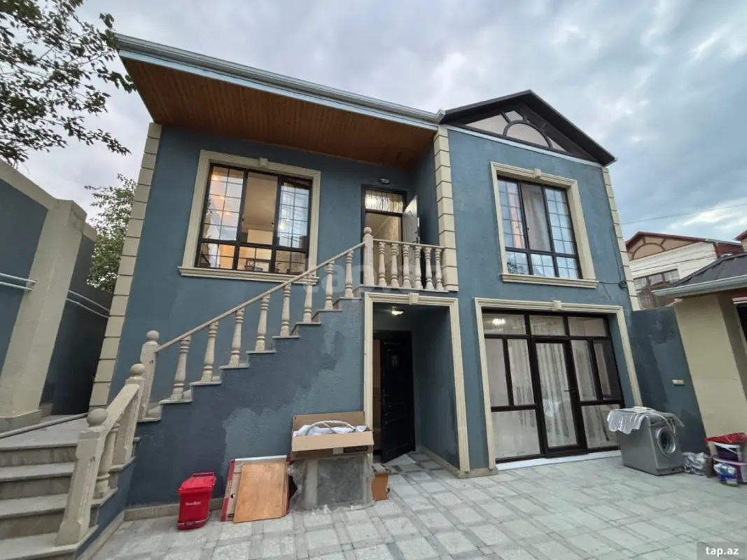Satılır 8 otaqlı həyət evi 180 m²