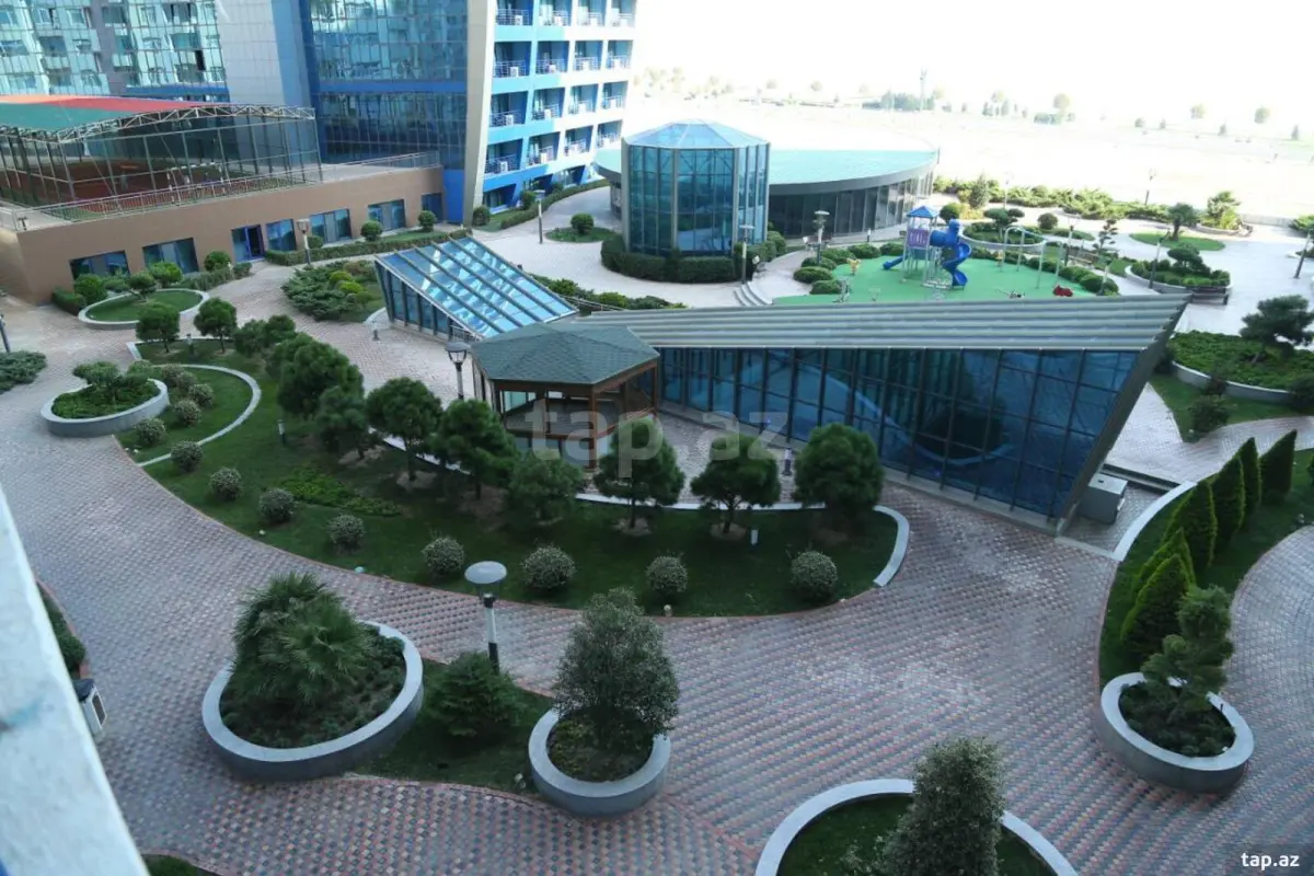 Kirayə verilir 4 otaqlı yeni tikili 270 m²
