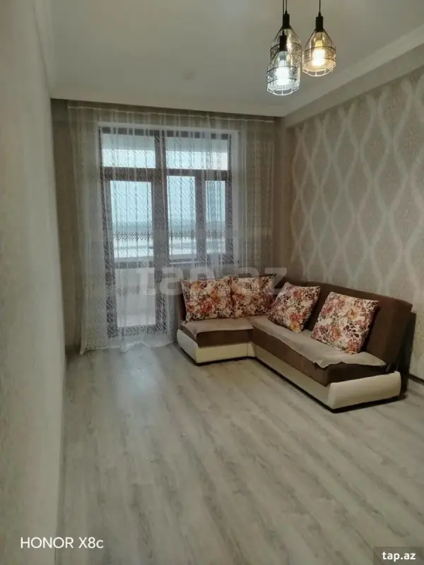 Kirayə verilir 2 otaqlı yeni tikili 75 m²